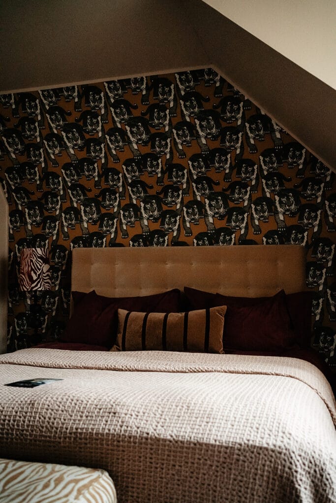 Petit med slottutsikt